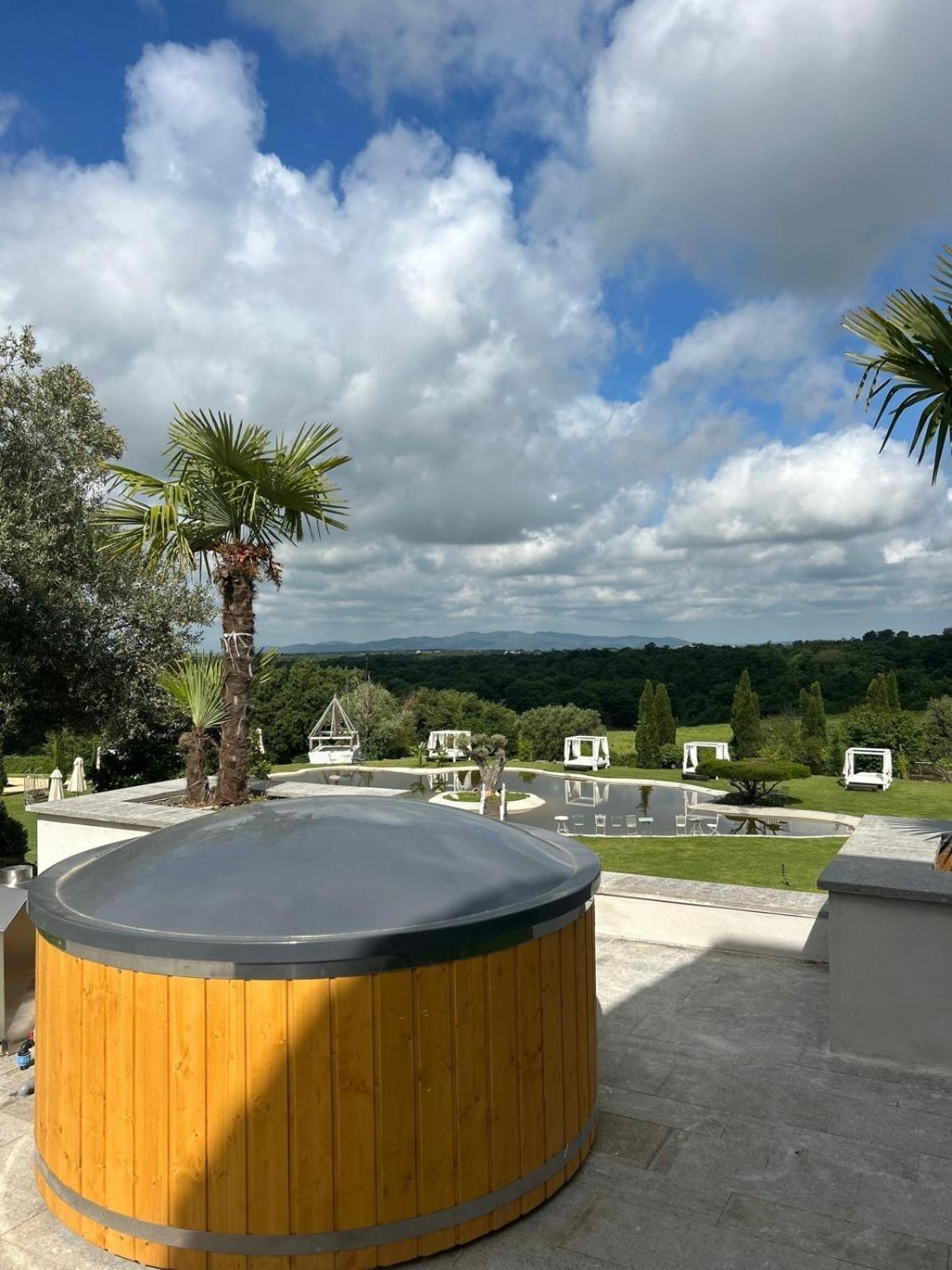 Agriturismo Cerrosughero Canino Eksteriør billede