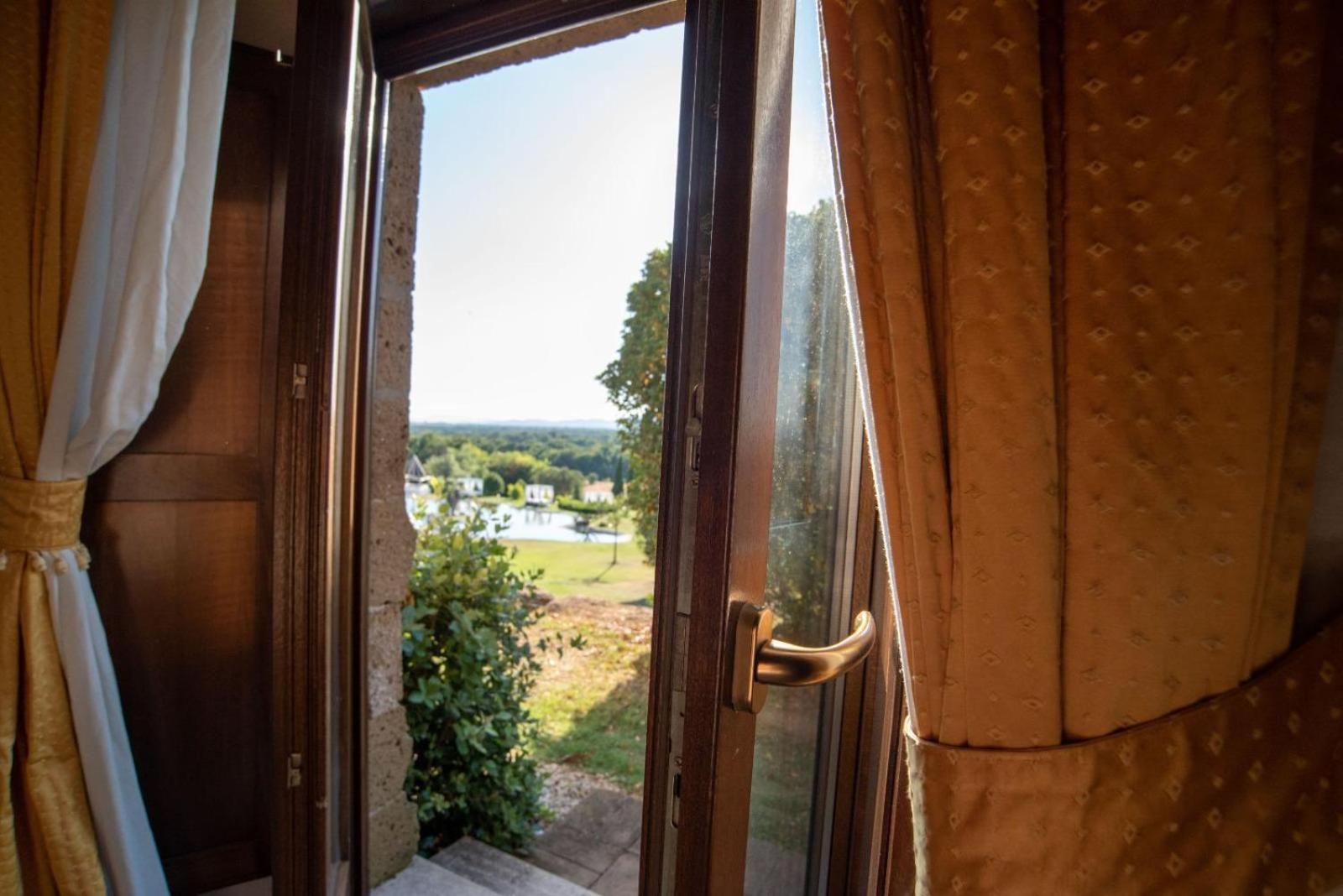 Agriturismo Cerrosughero Canino Eksteriør billede