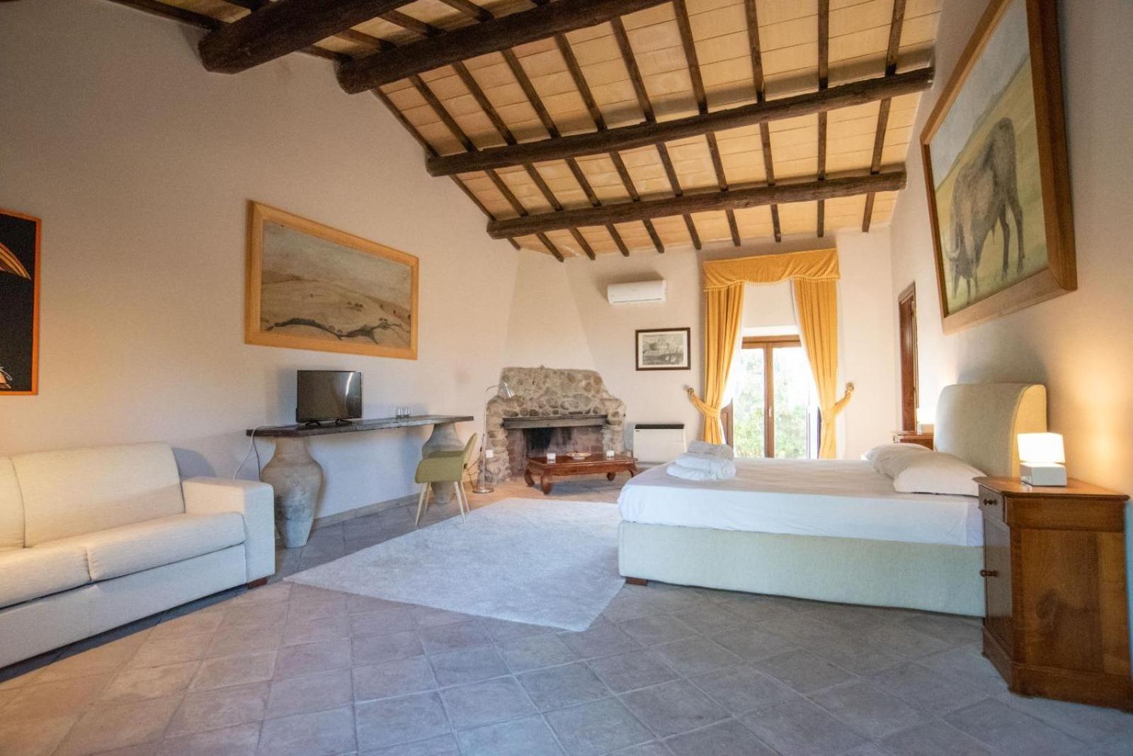 Agriturismo Cerrosughero Canino Eksteriør billede