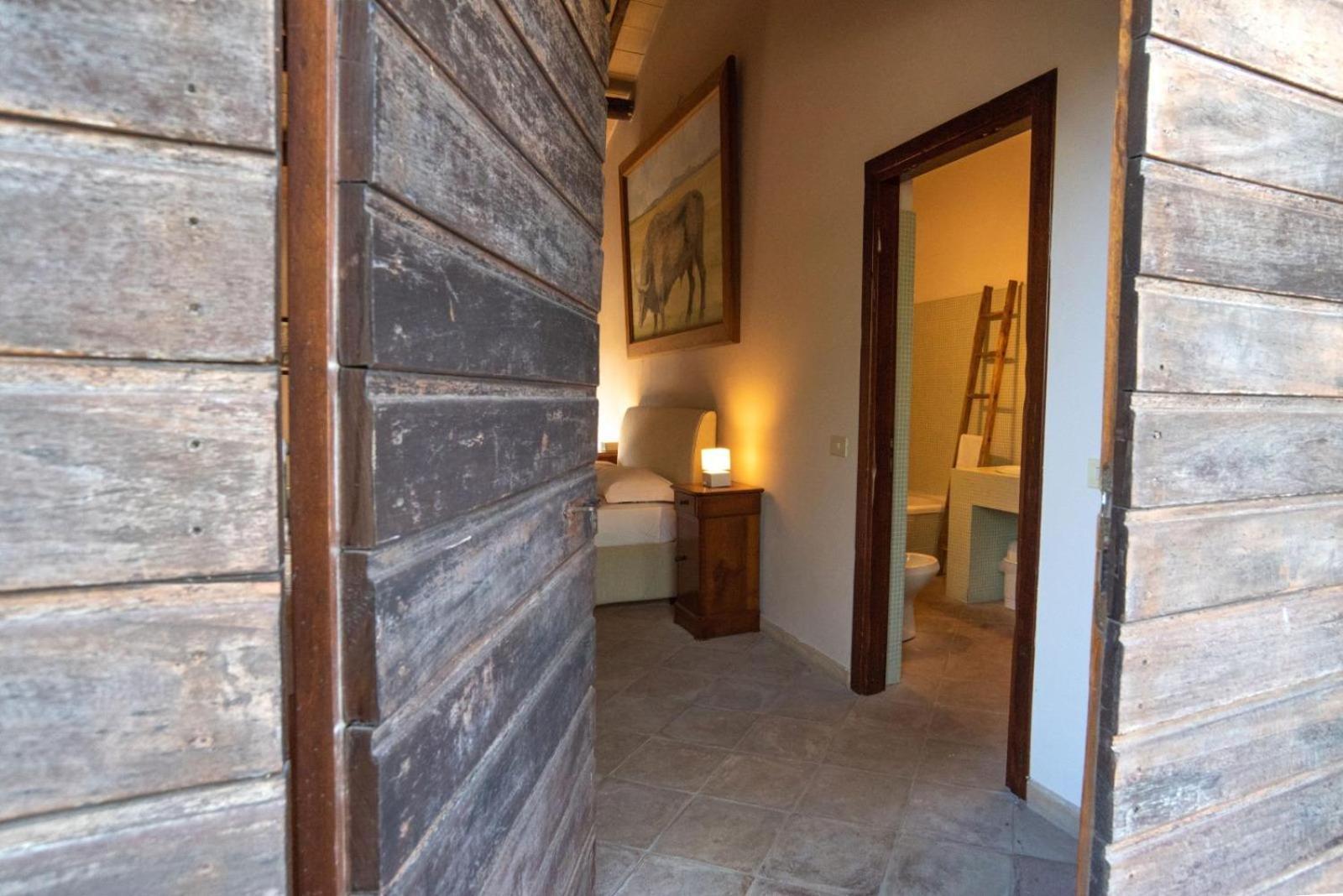 Agriturismo Cerrosughero Canino Eksteriør billede
